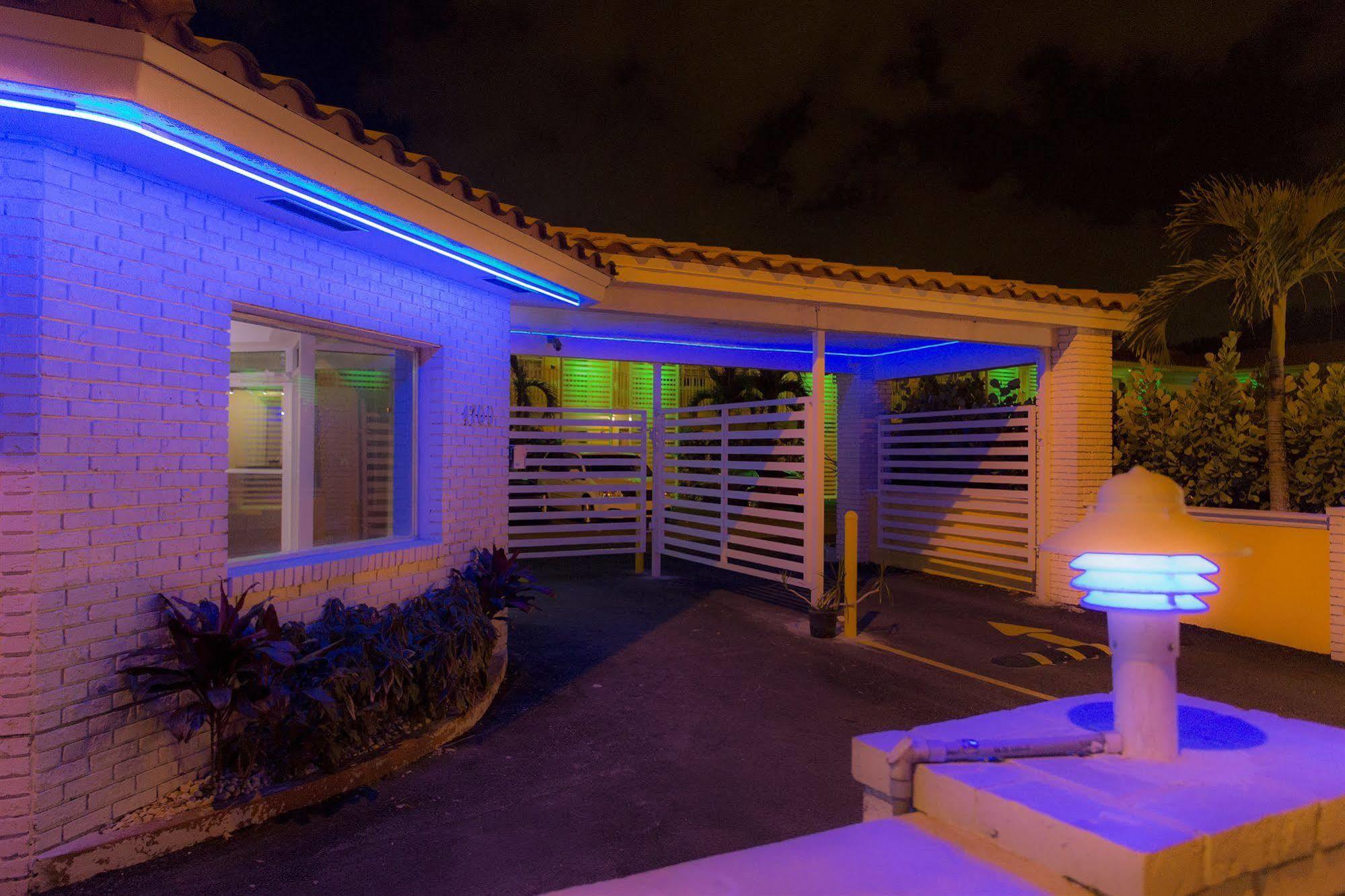 Oyo Hotel Coral Gables - Miami Airport Ngoại thất bức ảnh